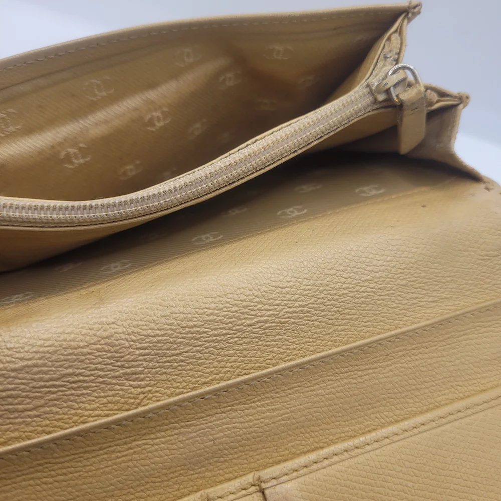 CHANEL CC Interlocking Vintage Caviar Leather Beige Long Wallet